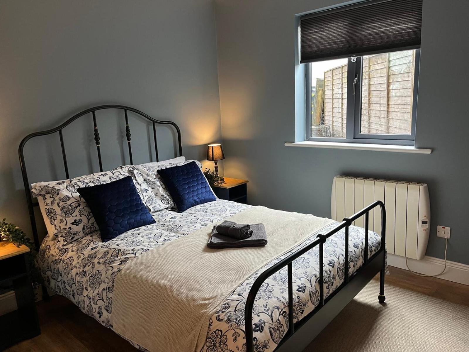 Woodquay Mews Apartment Galway Bagian luar foto